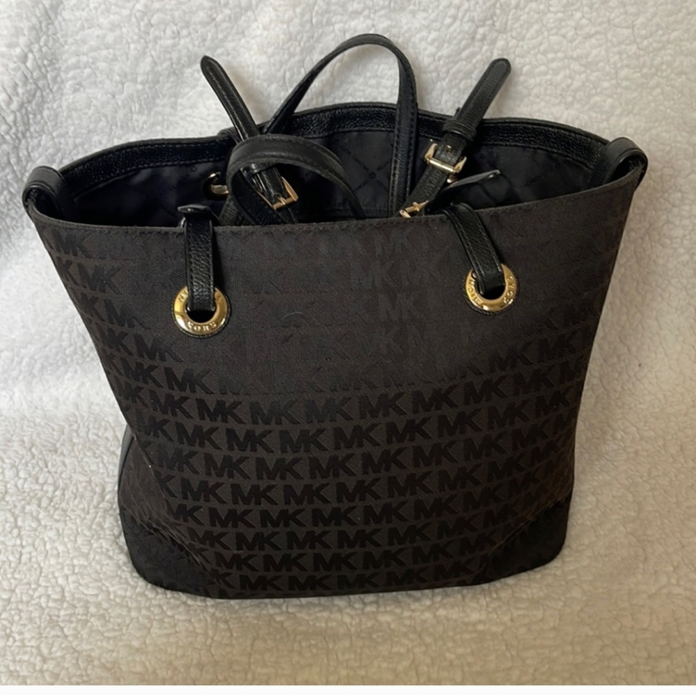Black signature Michael kors tote purse with purse organizer